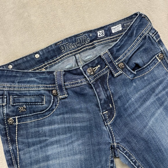 Miss Me Jeans Women's 28 Cropped Embellished Pockets Dark Wash Capri‎ in Sequoia - Picture 1 of 16